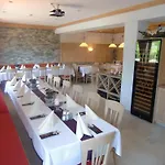Stoichart Hotel